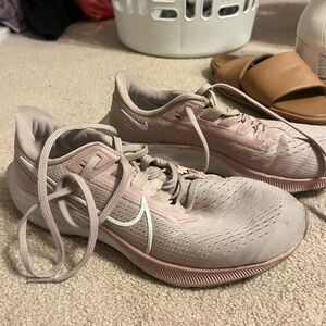 Nike Women's Light Pink Athletic Shoes